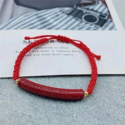 Bracelet Fil Rouge « Élégance Asiatique » En Cinabre -Moment Ici 1 40