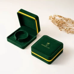 Collier Lapis Lazuli – Paix Profonde, Plaqué Or -Moment Ici 581568b187722b893a5eb87c48db6076 scaled 1