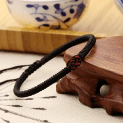 Bracelet « Dragon » En Fil Rouge -Moment Ici 8