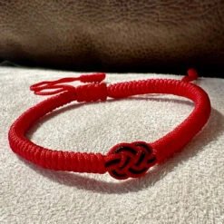 Bracelet « Dragon » En Fil Rouge
