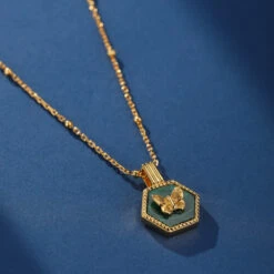 Collier Malachite – Élégance Papillon, Argent Plaqué Or -Moment Ici IMG 4115