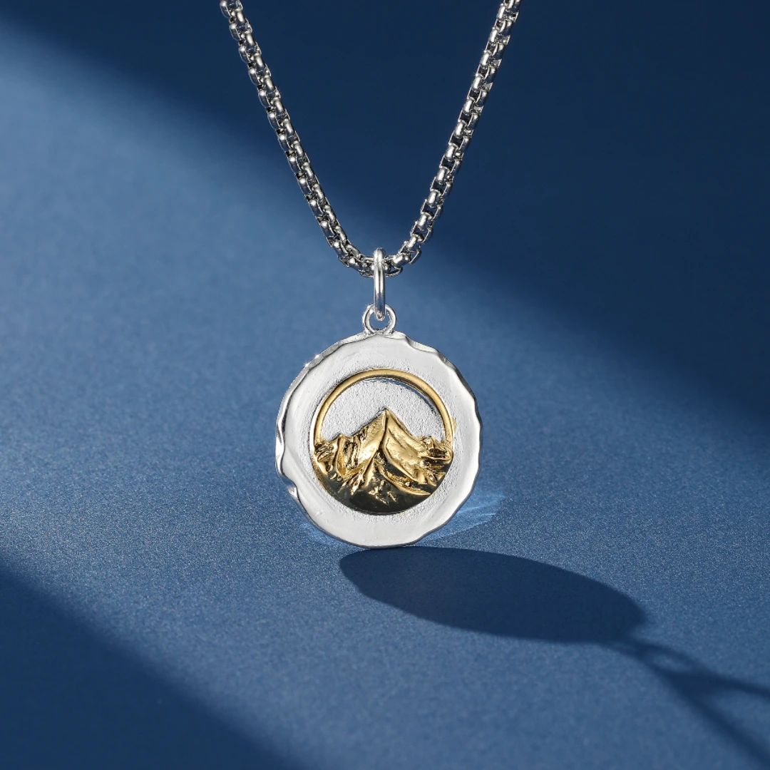 Collier Homme – Ascension Dorée 3 Collier Homme – Ascension Dorée