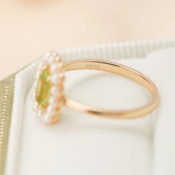 Bague Péridot Et Perle – Élégance Carrée, Argent Plaqué Or -Moment Ici IMG 4861