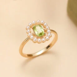 Bague Péridot Et Perle – Élégance Carrée, Argent Plaqué Or