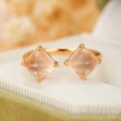 Bague Quartz Rose – Éclat Divin, Argent Plaqué Or 13 Bague Quartz Rose – Éclat Divin, Argent Plaqué Or -Moment Ici IMG 5116