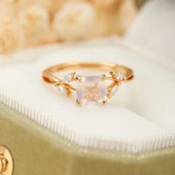 Bague Quartz Rose – Élégant Feuillu, Argent Plaqué Or -Moment Ici IMG 5150