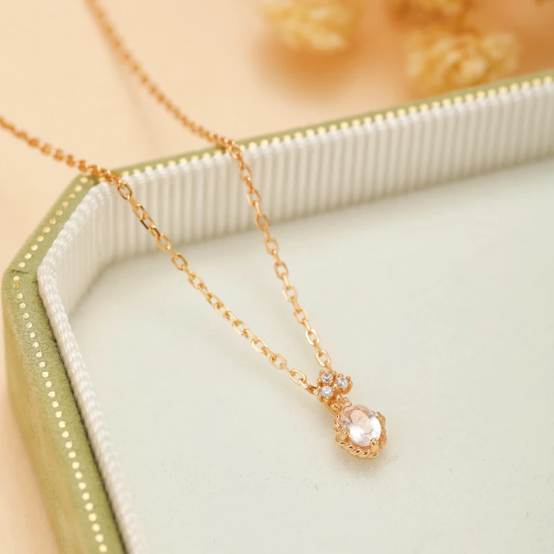 Collier Quartz Rose – Éclat Doux, Argent Plaqué Or 3 Collier Quartz Rose – Éclat Doux, Argent Plaqué Or