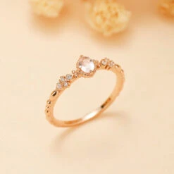 Bague Quartz Rose – Éclat Doux, Argent Plaqué Or -Moment Ici IMG 5305