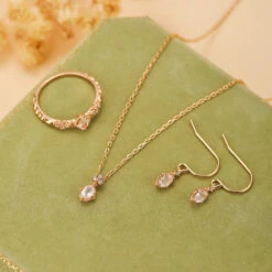 Collier Quartz Rose – Éclat Doux, Argent Plaqué Or 14 Collier Quartz Rose – Éclat Doux, Argent Plaqué Or -Moment Ici IMG 5311 1