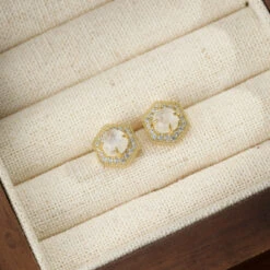Boucles D’Oreilles Pierre De Lune – Hexagone Lumineux, Argent Plaqué Or -Moment Ici IMG 6562