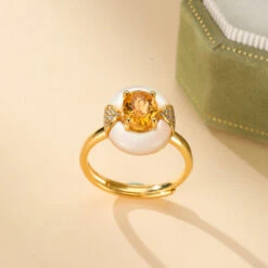 Bague Citrine Et Nacre – Énergie D’Abondance, Argent Plaqué Or -Moment Ici bague citrine et nacre energie dabondance argent plaque or 6