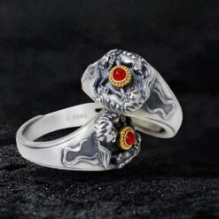 Bague Homme Anti-Stress Rotative – Lion Des Montagnes, Argent -Moment Ici bague homme anti stress rotative lion des montagnes argent 5