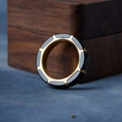 Bague Homme Obsidienne – Mystère, Argent Plaqué Or -Moment Ici bague homme obsidienne mystere argent plaque or 5