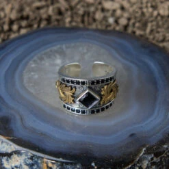 Bague Homme Obsidienne – Protecteur, Argent -Moment Ici bague homme obsidienne protecteur argent 2