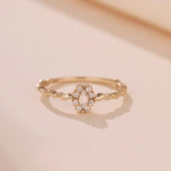 Bague Opale Blanche – Brume Étoilée, Argent Plaqué Or 12 Bague Opale Blanche – Brume Étoilée, Argent Plaqué Or -Moment Ici bague opale blanche brume etoilee argent plaque or 5