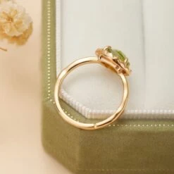 Bague Péridot – Renaissance, Argent Plaqué Or -Moment Ici bague peridot renaissance argent plaque or 3