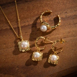 Boucles D’Oreilles Perle – Caresse Subtile, Argent Plaqué Or -Moment Ici bague perle rosee matinale argent plaque or 109 2