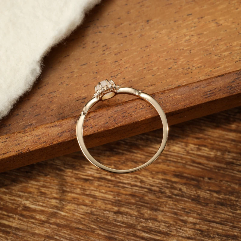 Bague Pierre De Lune – Élégance Lustrée, Argent Plaqué Or 8 Bague Pierre De Lune – Élégance Lustrée, Argent Plaqué Or – Image 6