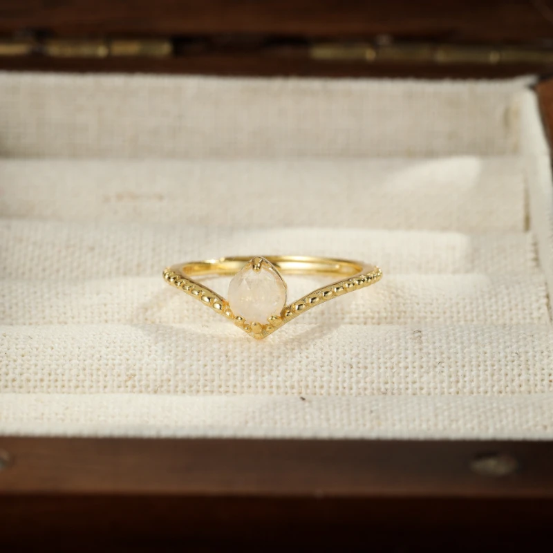 Bague Pierre De Lune – Goutte Lumineuse, Argent Plaqué Or 6 Bague Pierre De Lune – Goutte Lumineuse, Argent Plaqué Or – Image 4