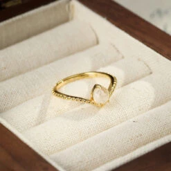 Bague Pierre De Lune – Goutte Lumineuse, Argent Plaqué Or 10 Bague Pierre De Lune – Goutte Lumineuse, Argent Plaqué Or -Moment Ici bague pierre de lune goutte lumineuse argent plaque or