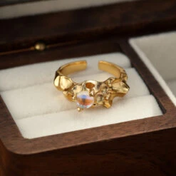 Bague Pierre De Lune – Jardin De Lumière, Argent Plaqué Or 13 Bague Pierre De Lune – Jardin De Lumière, Argent Plaqué Or -Moment Ici bague pierre de lune jardin de lumiere argent plaque or 7