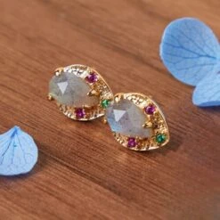 Boucles D’Oreilles Labradorite – Feuille Scintillante, Argent Plaqué Or 13 Boucles D’Oreilles Labradorite – Feuille Scintillante, Argent Plaqué Or -Moment Ici boucles d oreilles labradorite feuille scintillante argent plaque or 3