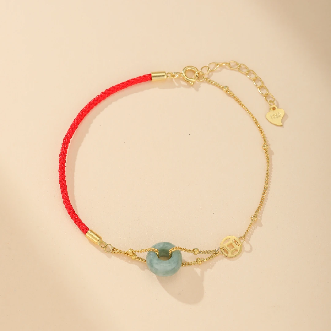 Bracelet Cordon Rouge Et Jade – Énergie Ancestrale, Argent Plaqué Or 4 Bracelet Cordon Rouge Et Jade – Énergie Ancestrale, Argent Plaqué Or – Image 2
