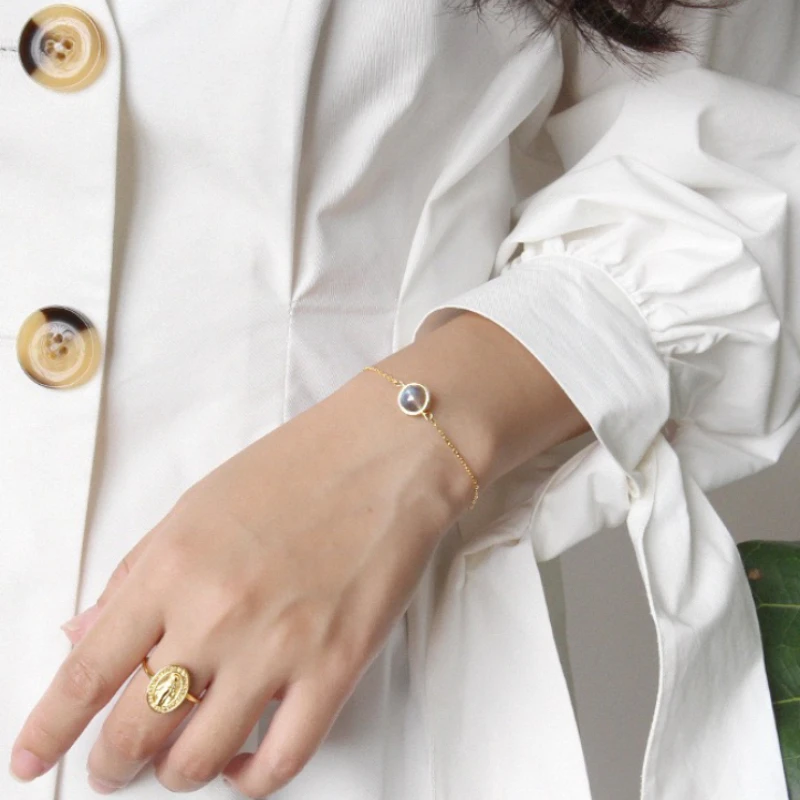 Bracelet Labradorite – Mystère, Argent Plaqué Or 4 Bracelet Labradorite – Mystère, Argent Plaqué Or – Image 2