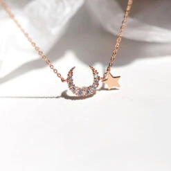 Bracelet Lune Et Étoile ‘Rêveuse’ En Argent -Moment Ici bracelet lune et etoile reveuse en argent 2