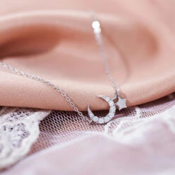 Bracelet Lune Et Étoile ‘Rêveuse’ En Argent -Moment Ici bracelet lune et etoile reveuse en argent 6