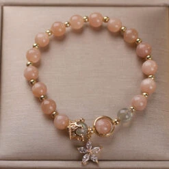 Bracelet Pierre De Soleil Et Labradorite – Couronne Fleurie -Moment Ici bracelet pierre de soleil et labradorite couronne fleurie 2