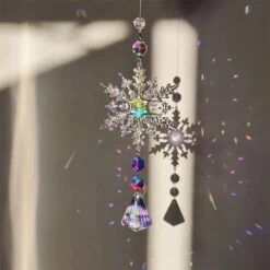 Capteur De Soleil En Cristal – Flocon Enchanté -Moment Ici capteur de soleil en cristal flocon enchante 2