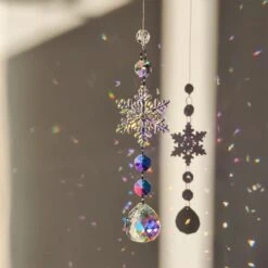 Capteur De Soleil En Cristal – Flocon Enchanté -Moment Ici capteur de soleil en cristal flocon enchante 4