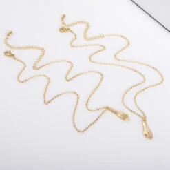 Collier Couple Aimanté ‘Main Dans La Main’, Acier Inoxydable 22 Collier Couple Aimanté ‘Main Dans La Main’, Acier Inoxydable -Moment Ici collier couple aimante amain dans la main acier inoxydable