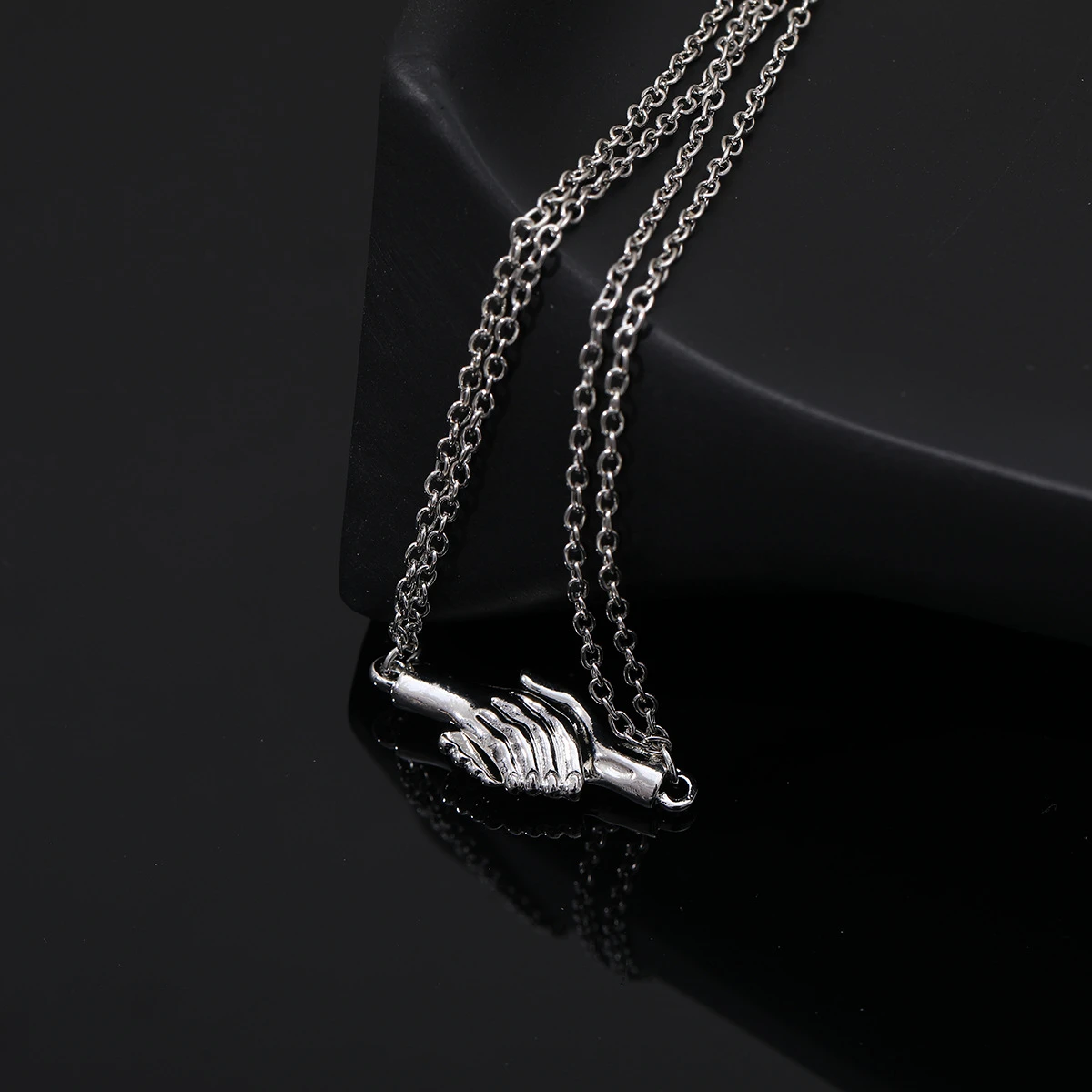 Collier Couple Aimanté ‘Main Dans La Main’, Acier Inoxydable 5 Collier Couple Aimanté ‘Main Dans La Main’, Acier Inoxydable – Image 3