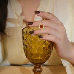 Collier Grenat – Jardin Enchanté, Argent Plaqué Or -Moment Ici collier grenat jardin enchante argent plaque or 7