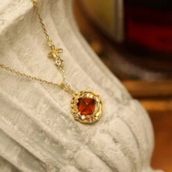 Collier Grenat – Jardin Enchanté, Argent Plaqué Or -Moment Ici collier grenat jardin enchante argent plaque or 8