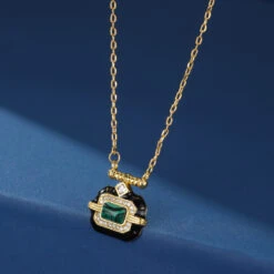 Collier Malachite – Éveil De Confiance 11 Collier Malachite – Éveil De Confiance -Moment Ici collier malachite eveil de confiance 2