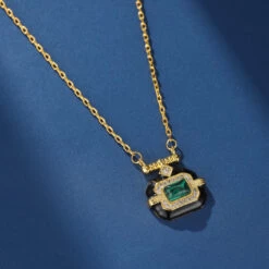 Collier Malachite – Éveil De Confiance 12 Collier Malachite – Éveil De Confiance -Moment Ici collier malachite eveil de confiance 4