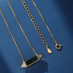 Collier Malachite – Souffle De Sérénité, Argent Plaqué Or 14 Collier Malachite – Souffle De Sérénité, Argent Plaqué Or -Moment Ici collier malachite souffle de serenite argent plaque or 3