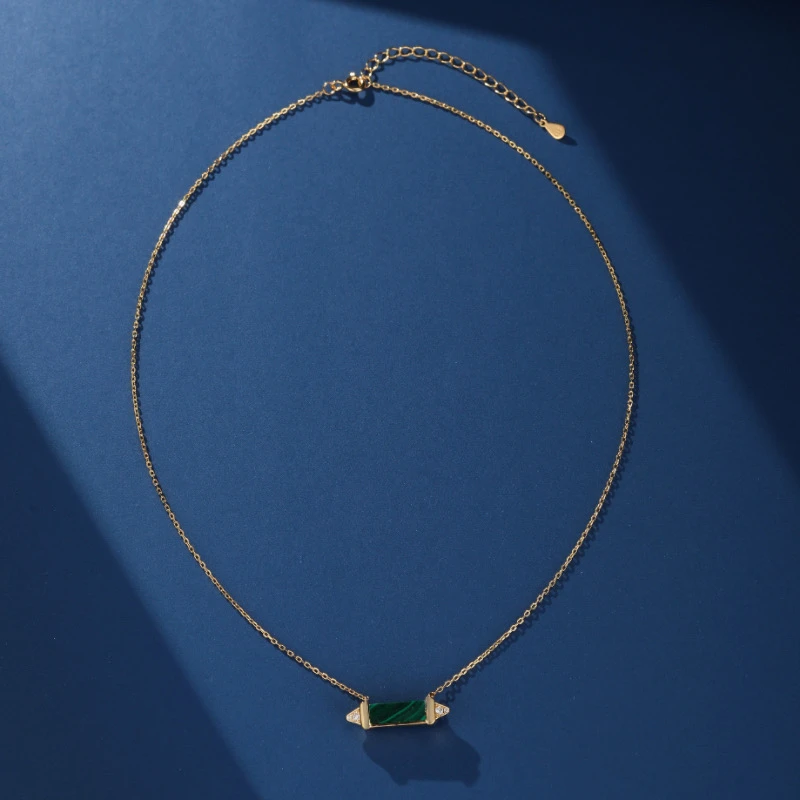 Collier Malachite – Souffle De Sérénité, Argent Plaqué Or 8 Collier Malachite – Souffle De Sérénité, Argent Plaqué Or – Image 6