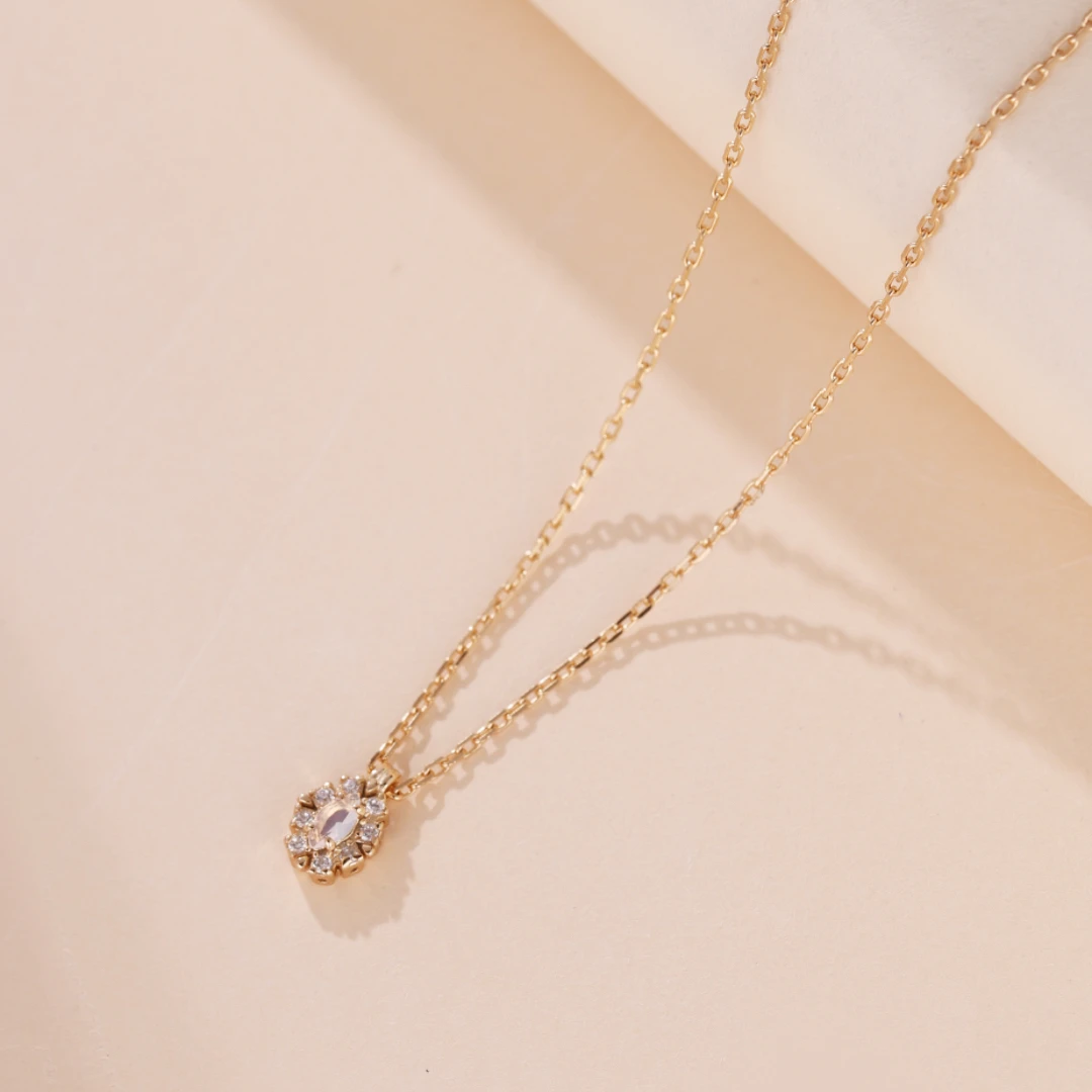 Collier Opale Blanche – Brume Étoilée, Argent Plaqué Or 6 Collier Opale Blanche – Brume Étoilée, Argent Plaqué Or – Image 4