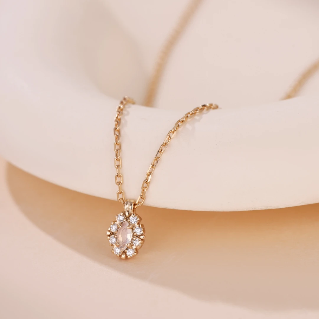 Collier Opale Blanche – Brume Étoilée, Argent Plaqué Or 3 Collier Opale Blanche – Brume Étoilée, Argent Plaqué Or