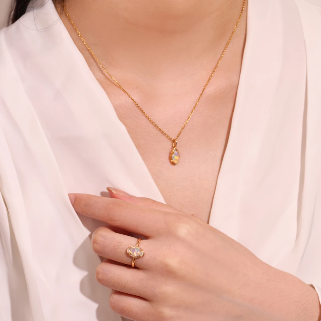 Collier Opale – Flamme Mystique, Argent Plaqué Or 4 Collier Opale – Flamme Mystique, Argent Plaqué Or – Image 2