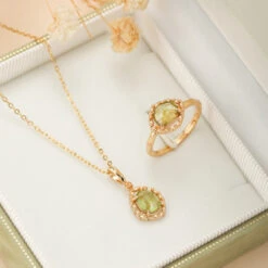 Bague Péridot – Renaissance, Argent Plaqué Or -Moment Ici collier peridot renaissance argent plaque or 5
