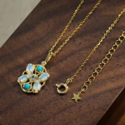 Collier Pierre De Lune – Turquoise Florale, Argent Plaqué Or -Moment Ici collier pierre de lune turquoise florale argent plaque or 3