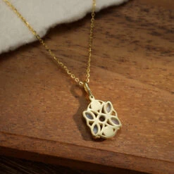 Collier Pierre De Lune – Turquoise Florale, Argent Plaqué Or -Moment Ici collier pierre de lune turquoise florale argent plaque or 5