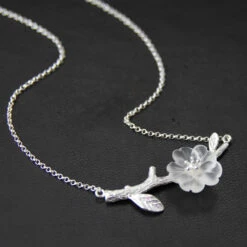 Collier Quartz Clair – Fleur De Tranquillité, Argent -Moment Ici collier quartz clair fleur de tranquillite argent 5