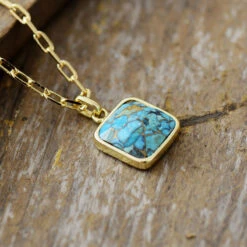 Collier Turquoise – Carré De Cyan, Argent Plaqué Or 9 Collier Turquoise – Carré De Cyan, Argent Plaqué Or -Moment Ici collier turquoise carre de cyan argent plaque or 3