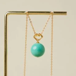 Collier Turquoise – Découpe Exquise, Argent Plaqué Or -Moment Ici collier turquoise decoupe exquise argent plaque or 4